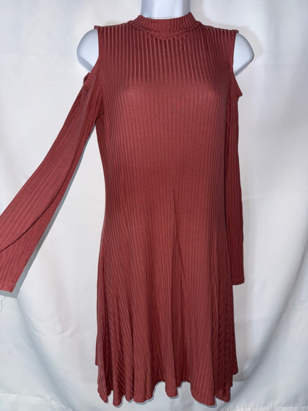 Pink Rose Cold-Shoulder Ribbed Swing Dress in Rust